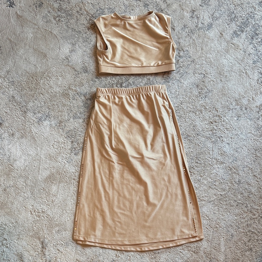 CUSTOM BP DESIGNS champagne, contemporary costume